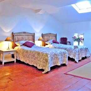 Un Château de 550 m² joliment rénové