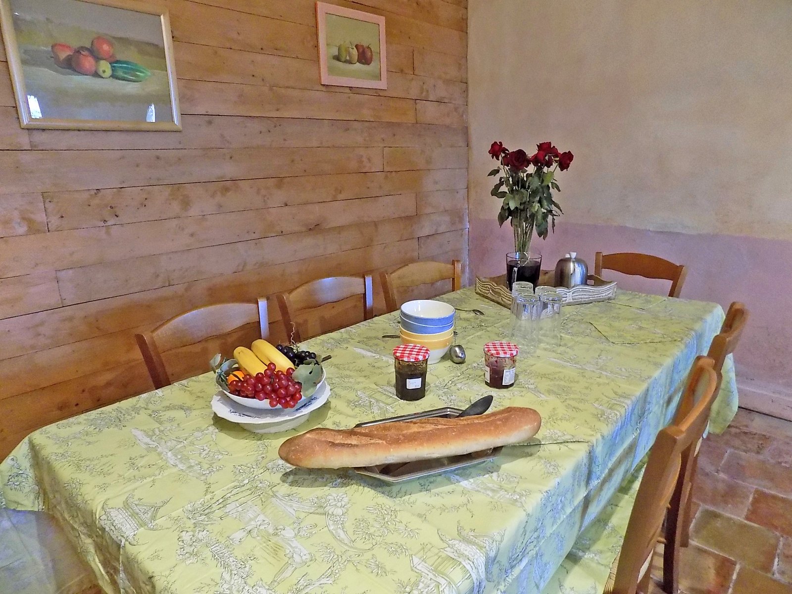 Saint-Jean-des-Plats Une maison de caractère de 140 m², sur un domaine aux arbres centenaires