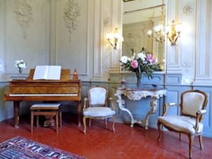 Saint-Jean-des-Plats Séjournez dans un château familial du XVIIIème siècle rien que pour vous