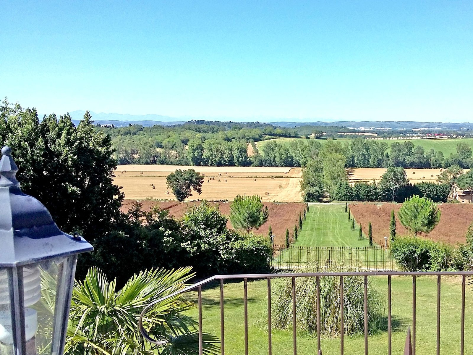 Saint-Jean-des-Plats Séjournez dans un château familial du XVIIIème siècle rien que pour vous