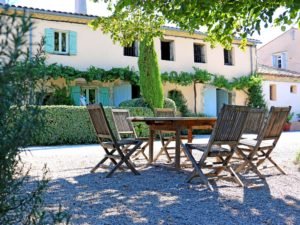 Saint-Jean-des-Plats Une maison de caractère de 140 m², sur un domaine aux arbres centenaires