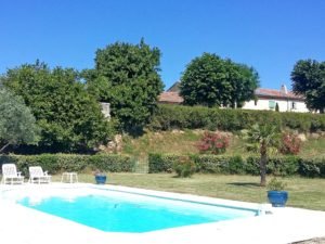 Saint-Jean-des-Plats Une maison de caractère de 140 m², sur un domaine aux arbres centenaires